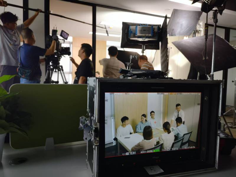 宁国市TVC拍摄公司：科技产品视觉化大师，诠释未来感与功能美学